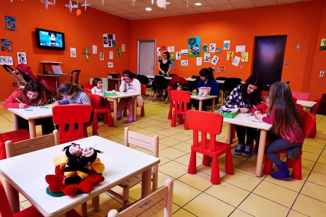 46 Vale C'E' Al Villaggio Olimpico Di Colle Sestriere Eksteriør billede
