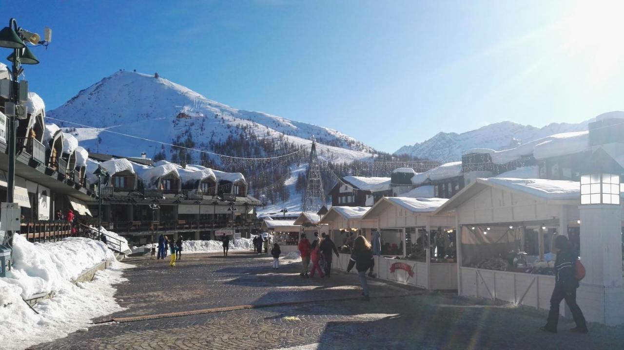 46 Vale C'E' Al Villaggio Olimpico Di Colle Sestriere Eksteriør billede